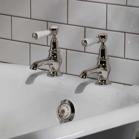Linton White Lever 3/4 BSP Bath Pillar Taps