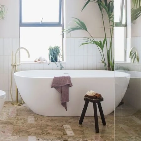 The Kahlo RossaStone® Oval Bath