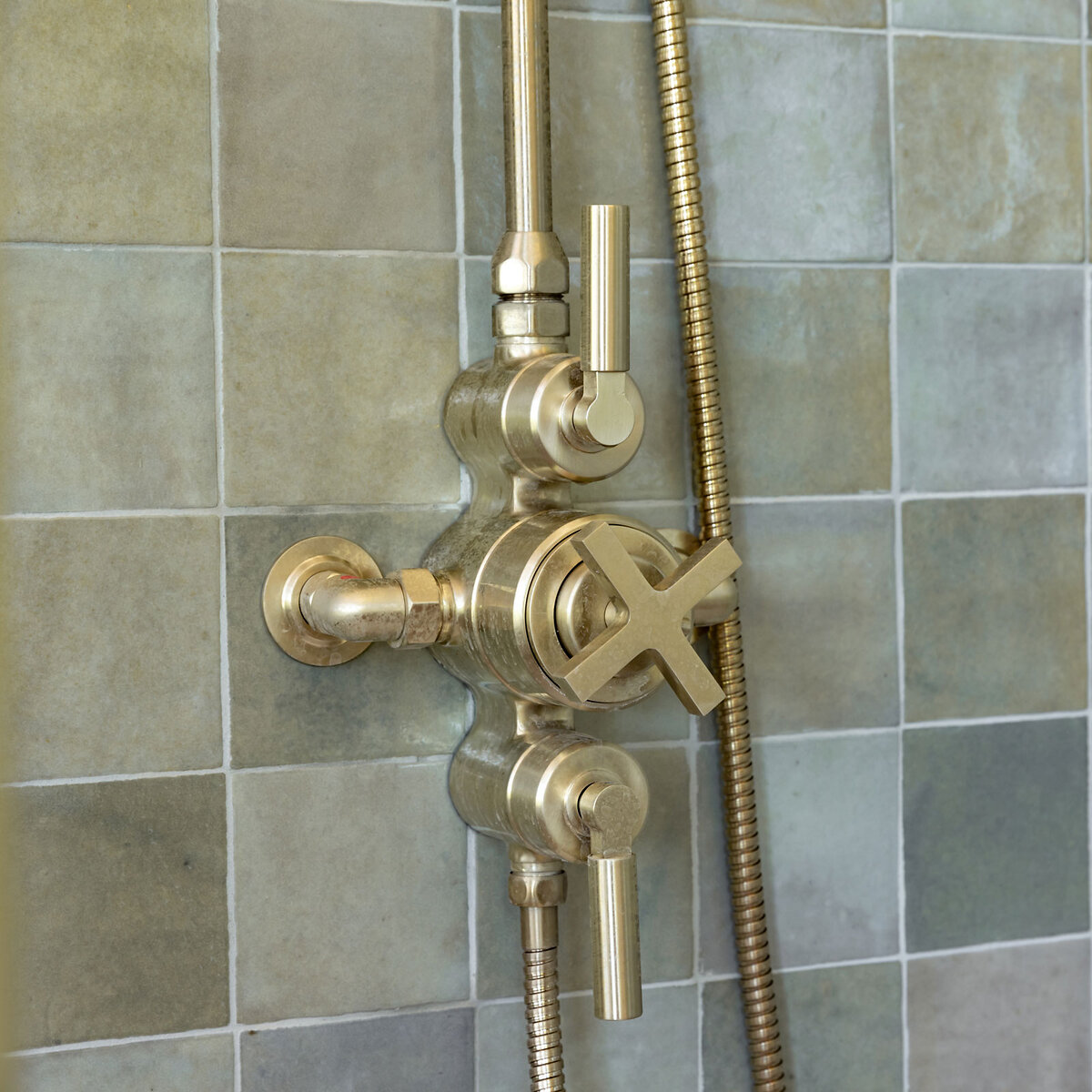 sh-nordic-bayor-dual-shower-valve-brushed-brass-square