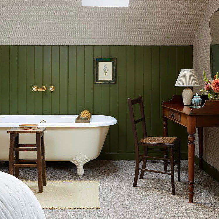 cant-fit-bath-en-suite-2