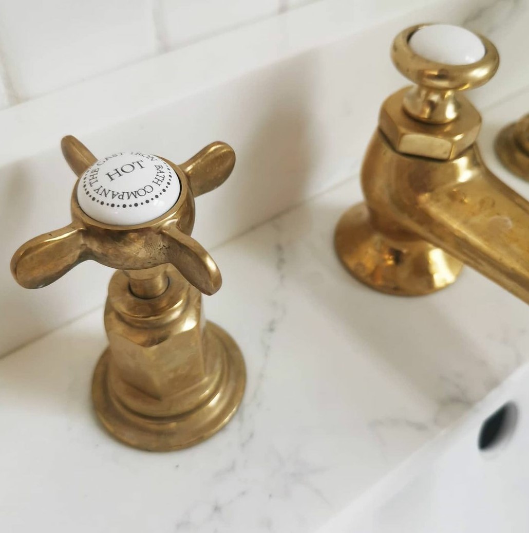 Aged_finished_brass_5