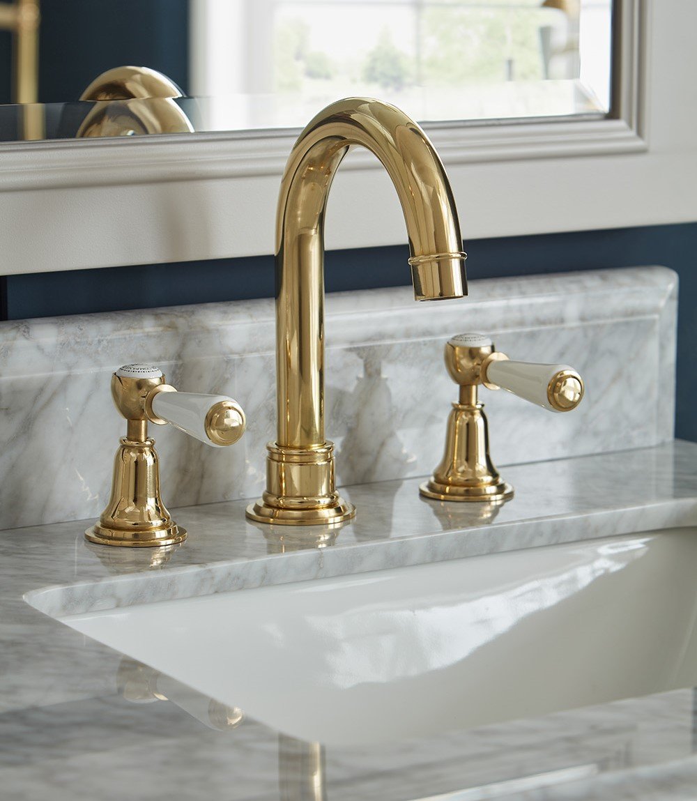 Swan_neck_polished_brass2_1