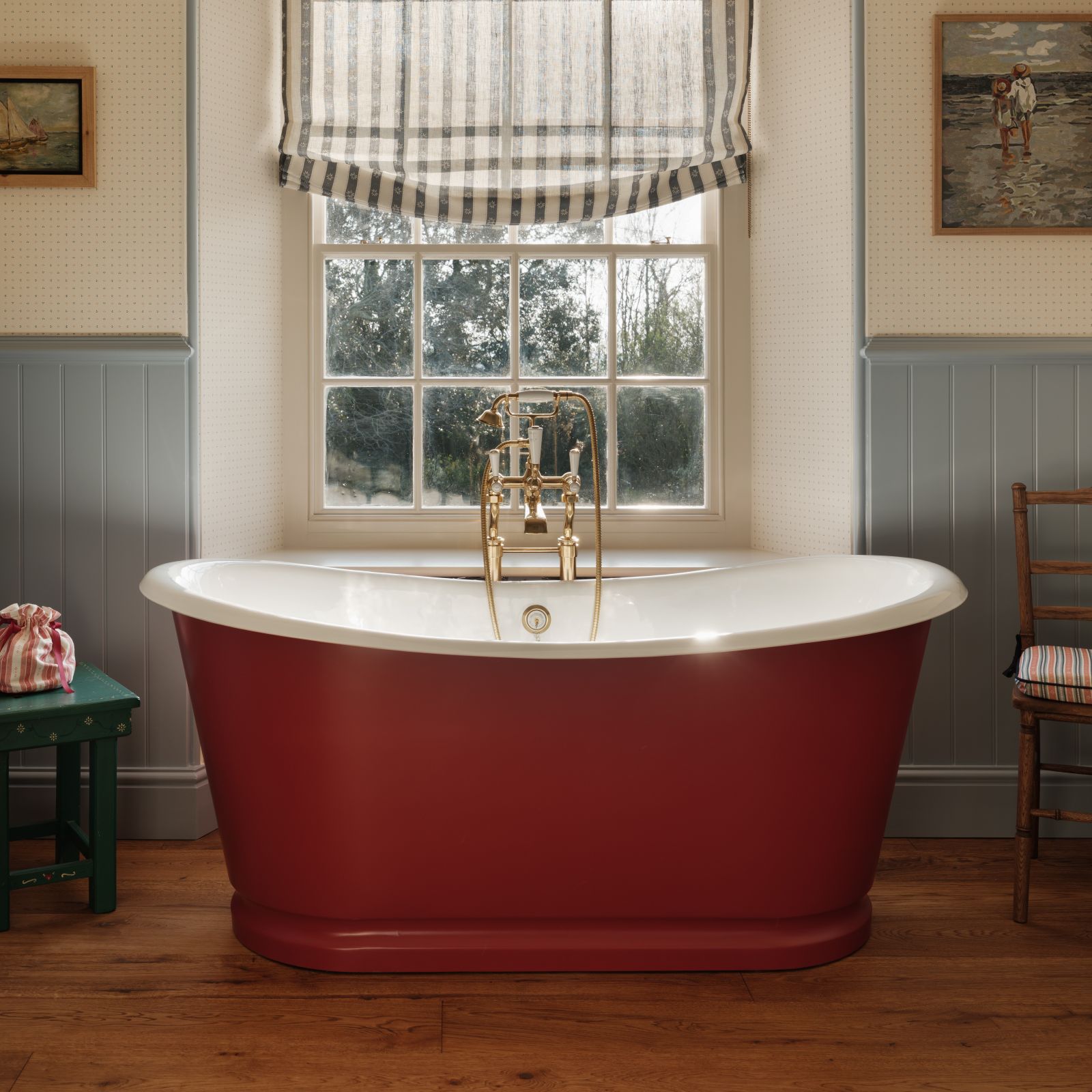Minni_Parker_Bath