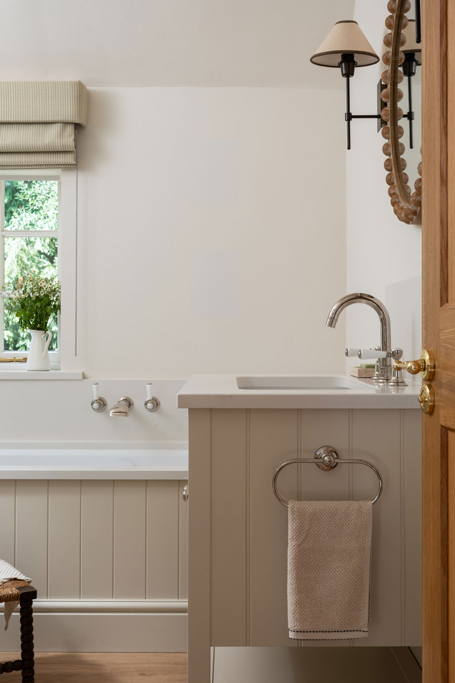 polished-nickel-swan-neck-and-wall-mounted-bath-mixer-white-lever_1