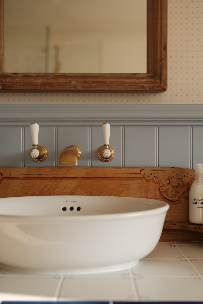 Salzburg-Sprig-Floor-Tiles