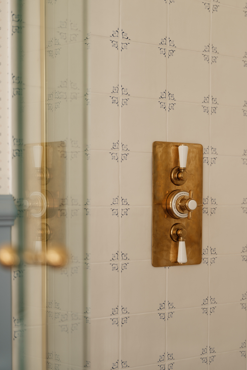 Salzburg-Sprig-Wall-Tile