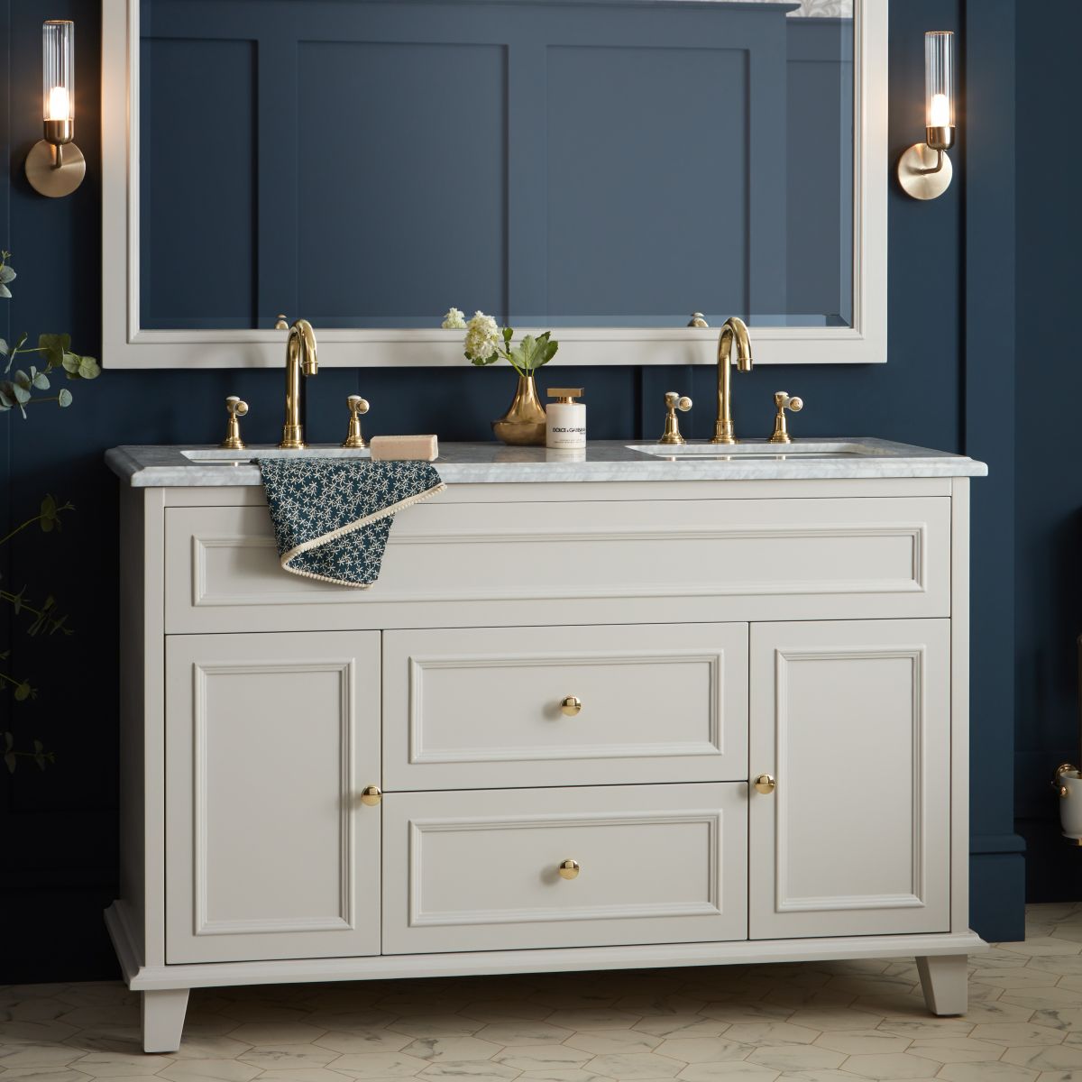 clp-basins-ash-mobbanner-vanity-1200x1200